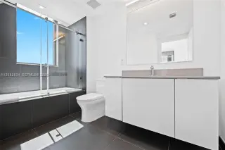 Propiedad en alquiler con 2 habitaciones y 2 baños en Miami