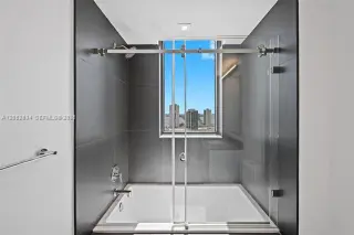 Propiedad en alquiler con 2 habitaciones y 2 baños en Miami
