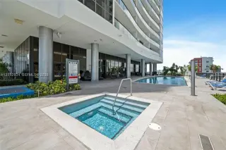 Propiedad en alquiler con 2 habitaciones y 2 baños en Miami
