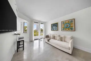 Propiedad en alquiler con 1 dormitorio y 1.5 baños en Miami Beach