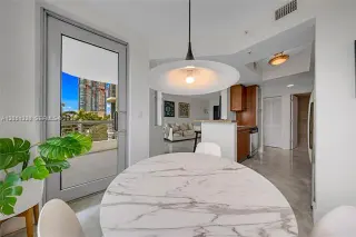 Propiedad en alquiler con 1 dormitorio y 1.5 baños en Miami Beach