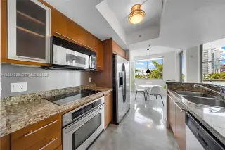 Propiedad en alquiler con 1 dormitorio y 1.5 baños en Miami Beach