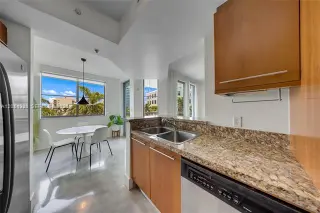 Propiedad en alquiler con 1 dormitorio y 1.5 baños en Miami Beach