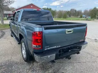 2011 GMC Sierra 1500 SLE 4D