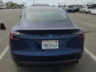 Tesla Model 3 2024 Sedán de 4 puertas