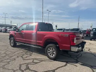 Ford F-250 Super Duty 2019 4x4 XLT 4dr Crew Cab 6.8 ft. SB Camioneta