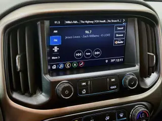 Chevrolet Colorado 2022 4x4 Z71 4 puertas Cabina para tripulación 5 pies de distancia entre ejes