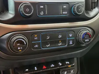 Chevrolet Colorado 2022 4x4 Z71 4 puertas Cabina para tripulación 5 pies de distancia entre ejes