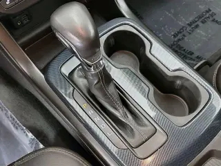 Chevrolet Colorado 2022 4x4 Z71 4 puertas Cabina para tripulación 5 pies de distancia entre ejes