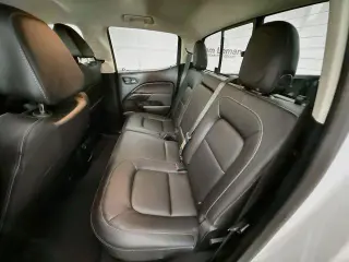 Chevrolet Colorado 2022 4x4 Z71 4 puertas Cabina para tripulación 5 pies de distancia entre ejes