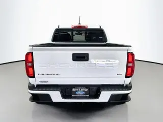 Chevrolet Colorado 2022 4x4 Z71 4 puertas Cabina para tripulación 5 pies de distancia entre ejes