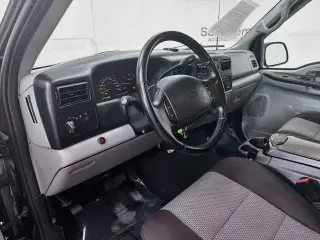 Ford F-250 Super Duty 2002 4dr SuperCab XLT 4WD LB
