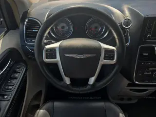 Chrysler Town and Country 2016 Touring Miniván de 4 puertas