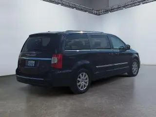 Chrysler Town and Country 2016 Touring Miniván de 4 puertas