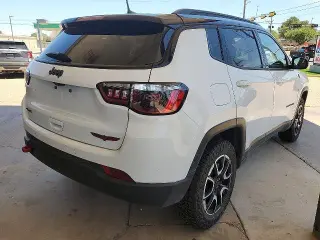 Jeep Compass 2025 4x4 Trailhawk SUV 4p