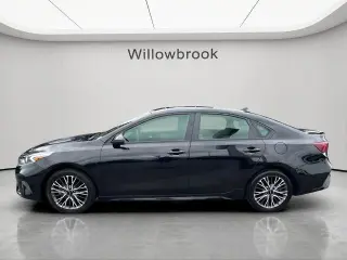 Sedán de 4 puertas Kia Forte GT-Line 2023