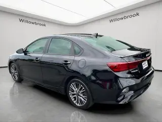 Sedán de 4 puertas Kia Forte GT-Line 2023