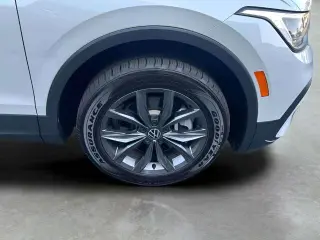 Volkswagen Tiguan 2023 AWD SE 4Motion SUV de 4 puertas
