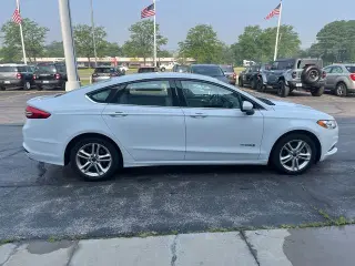 Ford Fusion Hybrid 2018 SE 4p Sedan