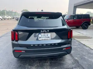 Kia Sorento 2022 LX 4p SUV