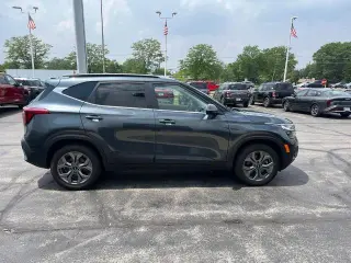 Kia Seltos 2024 AWD S 4p SUV