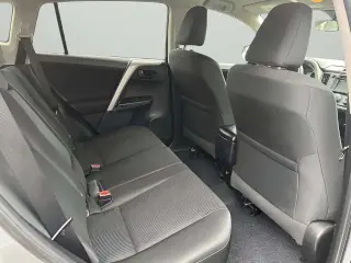 Toyota RAV4 2018 LE 4dr SUV