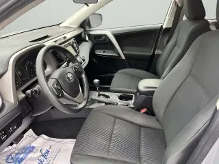 Toyota RAV4 2018 LE 4dr SUV