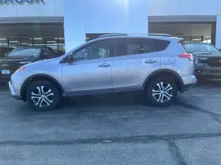 Toyota RAV4 2018 LE 4dr SUV