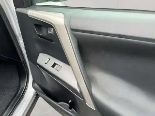 Toyota RAV4 2018 LE 4dr SUV