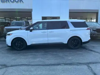 Kia Carnival 2022 LX 4p Minivan