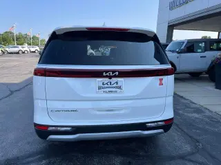 Kia Carnival 2022 LX 4p Minivan