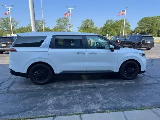 Kia Carnival 2022 LX 4p Minivan