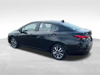 Nissan Versa 2023 SV Sedán de 4 puertas