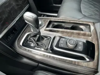 Nissan Armada 2021 4x4 Platinum SUV de 4 puertas