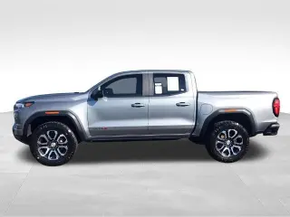 GMC Canyon 2023 4x4 AT4 4p. Crew Cab 5 ft. SB