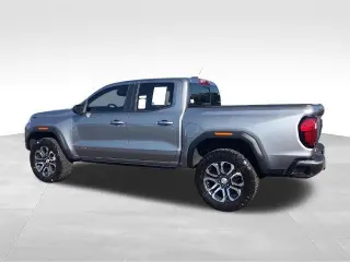 GMC Canyon 2023 4x4 AT4 4p. Crew Cab 5 ft. SB