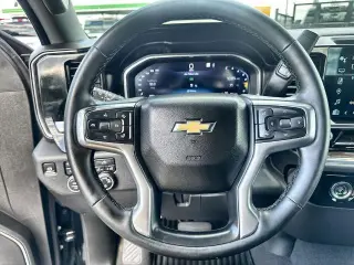 Chevrolet Silverado 1500 2023 4x4 LT Cabina Doble 4p caja de 5.8 pies con 2FL
