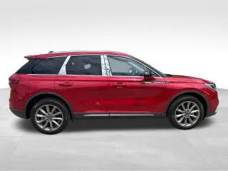 Lincoln Corsair 2022 tracción en las cuatro ruedas (AWD) Standard SUV de 4 puertas
