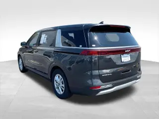 Kia Carnival 2024 LX 4 puertas Mini-Van