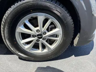 Kia Carnival 2024 LX 4 puertas Mini-Van
