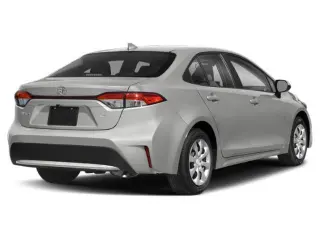 Toyota Corolla 2021 LE sedán de 4 puertas