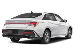 Hyundai ELANTRA 2025 SE Sedán de 4 puertas