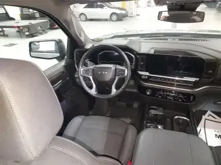 Chevrolet Silverado 1500 2023 4x4 RST 4p Camión Cabina Completa 5.8 pies CB