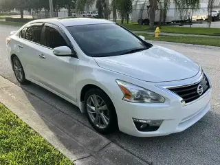 2015 Nissan Altima SV