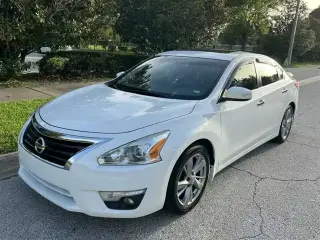 2015 Nissan Altima SV