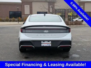 Sedán Hyundai SONATA 2026 SE de 4 puertas