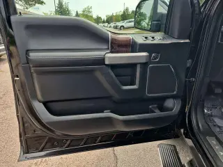 Ford F-150 2016 4x4 Platinum 4dr SuperCrew 5.5 ft. SB