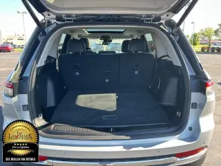 Jeep Grand Cherokee 2023 4x4 30th Anniversary 4xe SUV de 4 puertas