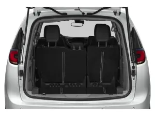 Chrysler Pacifica 2024 Touring L, minivan de 4 puertas