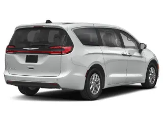 Chrysler Pacifica 2024 Touring L, minivan de 4 puertas